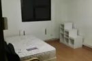 2分钟中峇鲁地铁站大普通房（3人间）招1名男搭房，$380/月，单人床