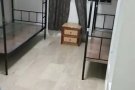 巴鲁地铁站3分钟，麦当劳后面，新房，女床位，房间整洁又宽敞，水电网后加上空调，加