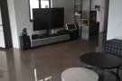 兀兰大牌520靠近地铁站，普通房男搭房一位租金$400，可小煮包家具冷气水电网络费，免佣金。