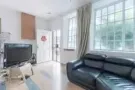 实龙岗地铁站排屋出租$600+, 无屋主，实龙岗体育场和游泳池旁边，交通便利