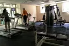 yishun公寓有佣房出租独立洗手间。 近巴士站,进地铁站。欢迎爱干净人士