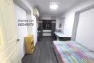 无中介费，靠近湖畔地铁站，华人女房东招一位女房客，包冷气水电网，可小煮，可报地址