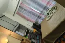 亚龙公寓25巷a地铁站3分钟普通房出租一个人1350，空调，家具，人少，安静，可以小煮，本屋地址，联系电话，837115