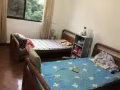 近國大，女搭房
