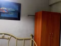 高樓單間招一房客馬國人，月底入住包水電網