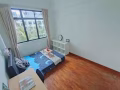 兀里地鐵站，靠近史丹福國際學校，學生室友多，環境好，帶泳池健身房，無屋主