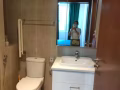 近美世界地鐵，寬敞明亮公寓房，一室+一廳，公寓連接食閣，4100元，立刻入住。