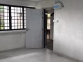 单位适合公司租赁。后港（Hougang）第15座组屋，有3间卧室，可8人居住。7月16日起，无空调。；不带家具，无空 单