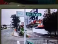黃線近巴特禮地鐵站有套房屋出租共三層(私人排屋)。院內可免費停車,