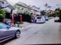 黃線近巴特禮地鐵站有套房屋出租共三層(私人排屋)。院內可免費停車,